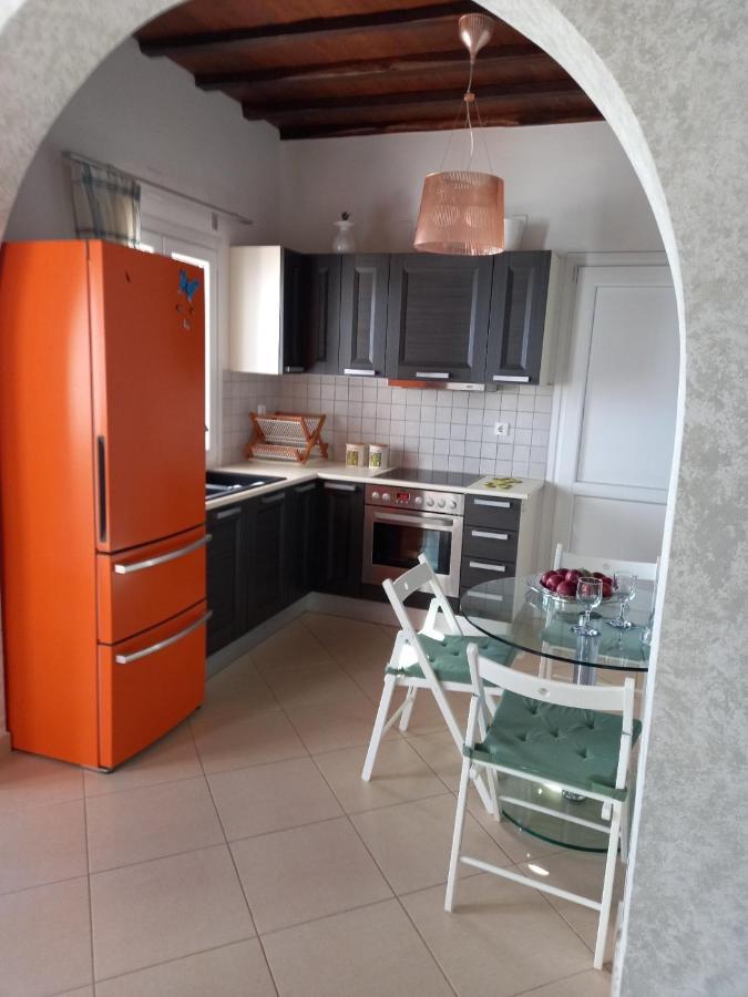 Ebatis Guesthouse Vári エクステリア 写真
